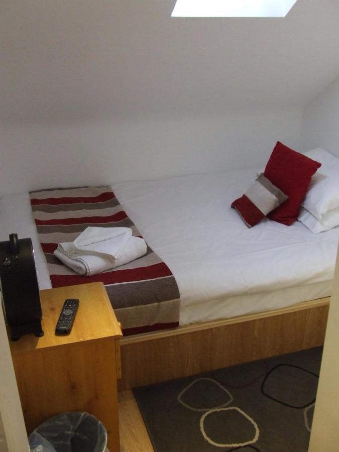 Alexandra Guest House Хемел-Хемпстед Экстерьер фото