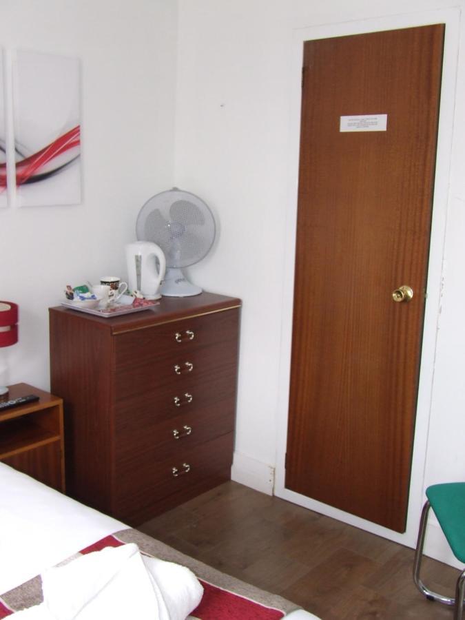 Alexandra Guest House Хемел-Хемпстед Экстерьер фото