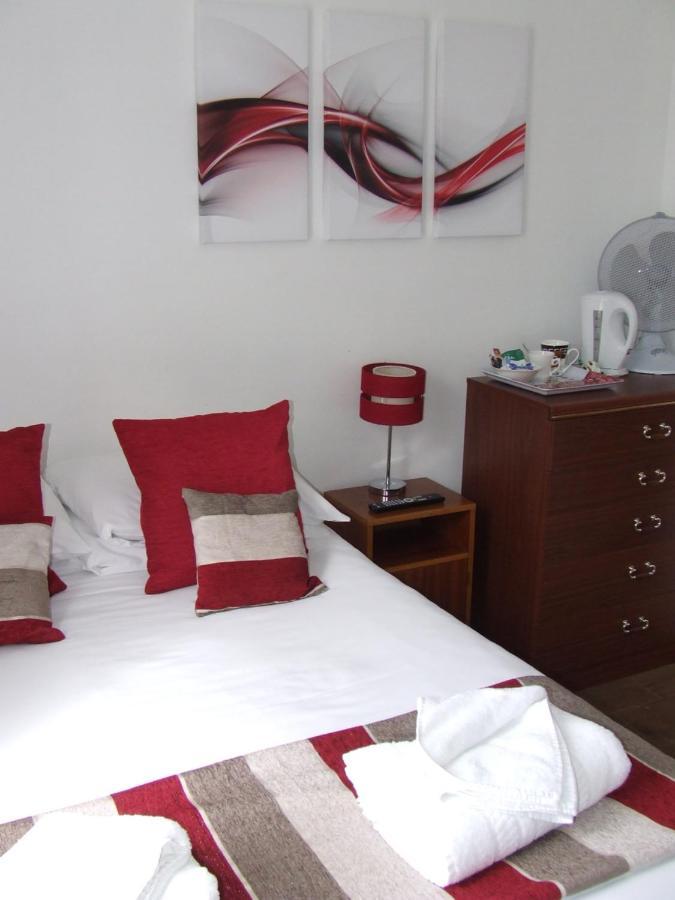 Alexandra Guest House Хемел-Хемпстед Экстерьер фото