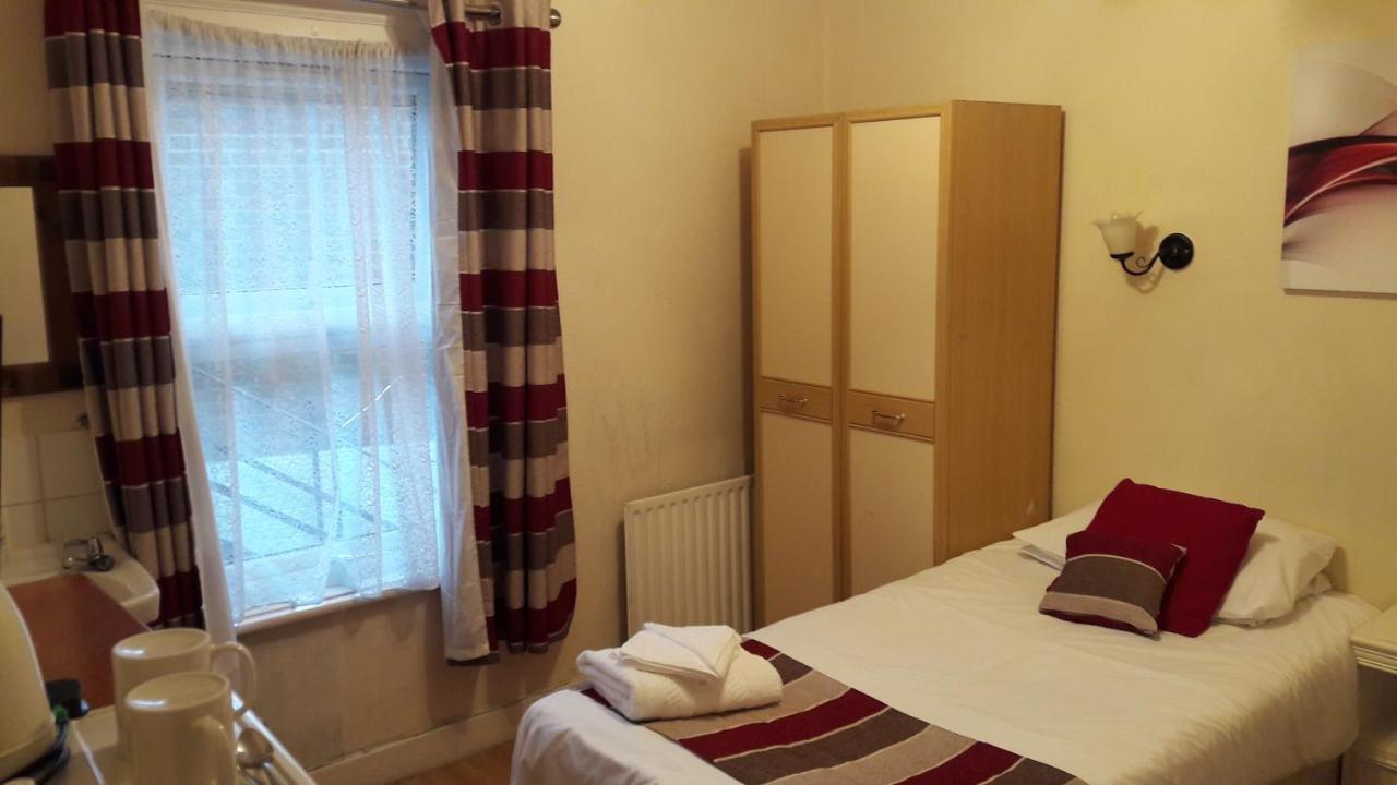 Alexandra Guest House Хемел-Хемпстед Экстерьер фото