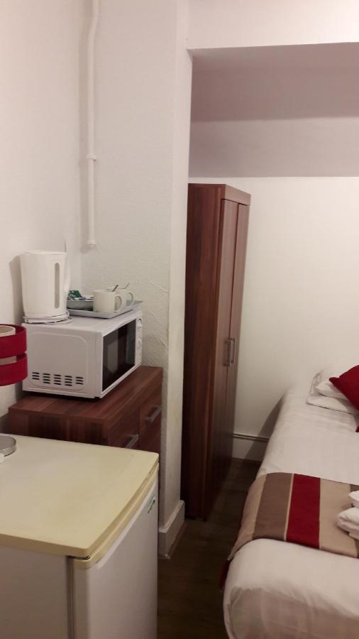 Alexandra Guest House Хемел-Хемпстед Экстерьер фото