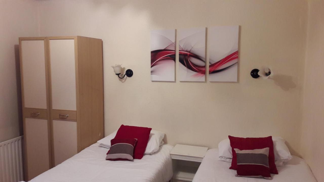 Alexandra Guest House Хемел-Хемпстед Экстерьер фото