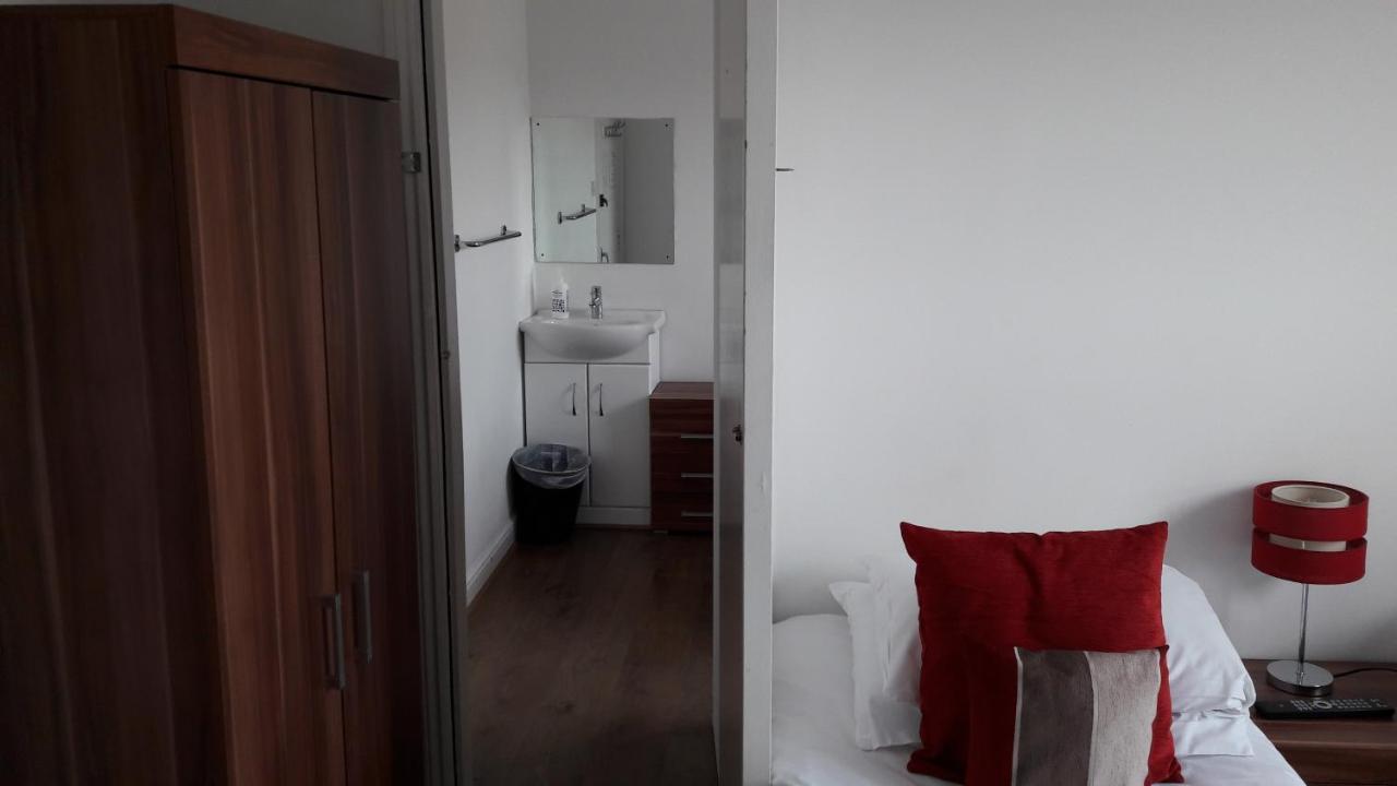 Alexandra Guest House Хемел-Хемпстед Экстерьер фото